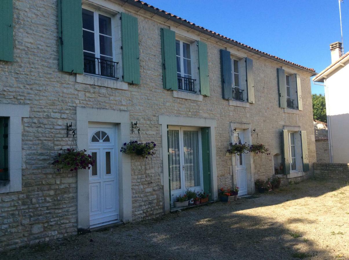 Saint-Fraigne Le Petit Bijou Bed & Breakfast エクステリア 写真