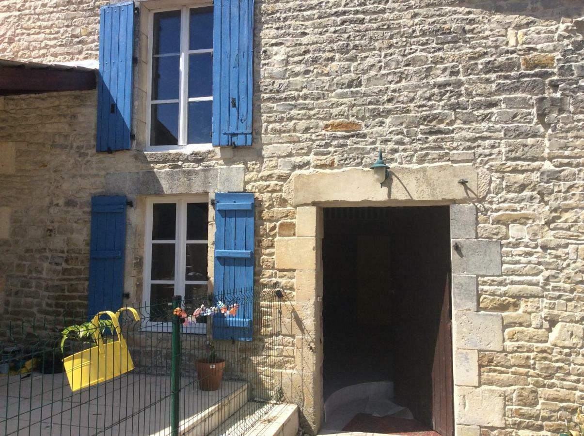 Saint-Fraigne Le Petit Bijou Bed & Breakfast エクステリア 写真