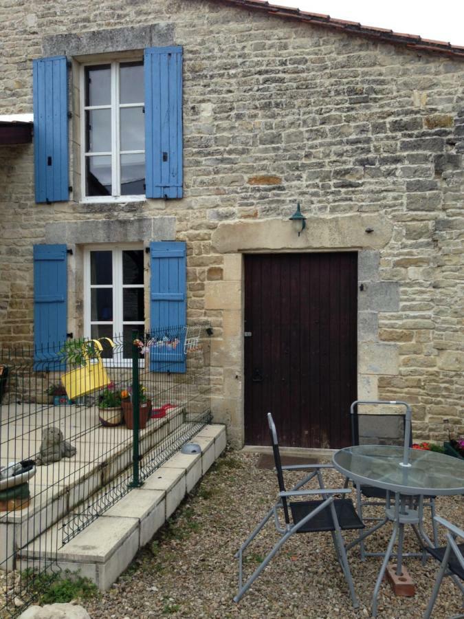Saint-Fraigne Le Petit Bijou Bed & Breakfast エクステリア 写真